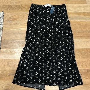 NWT Hollister floral skirt size Medium